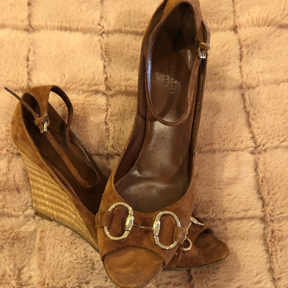 Gucci tan suede shoes